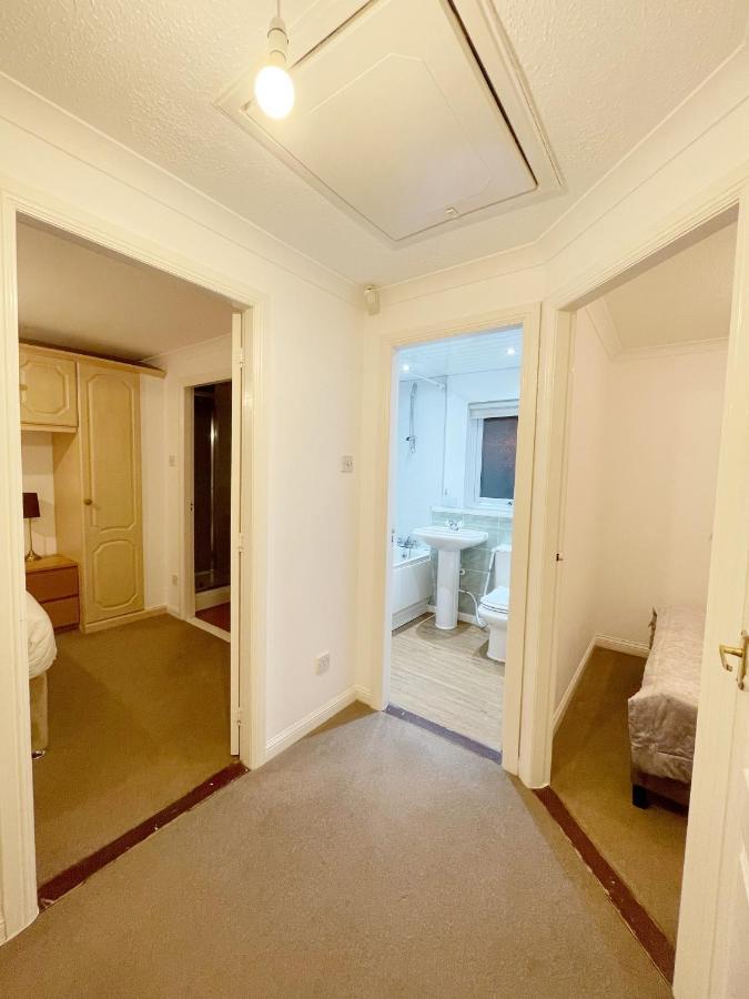 Villa Cozy Nights Svp Detached House Glasgow Esterno foto