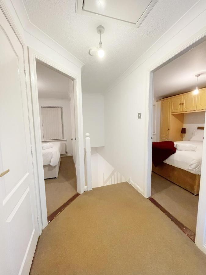 Villa Cozy Nights Svp Detached House Glasgow Esterno foto