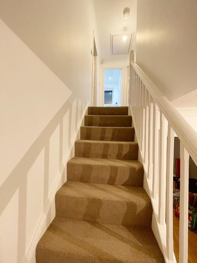 Villa Cozy Nights Svp Detached House Glasgow Esterno foto