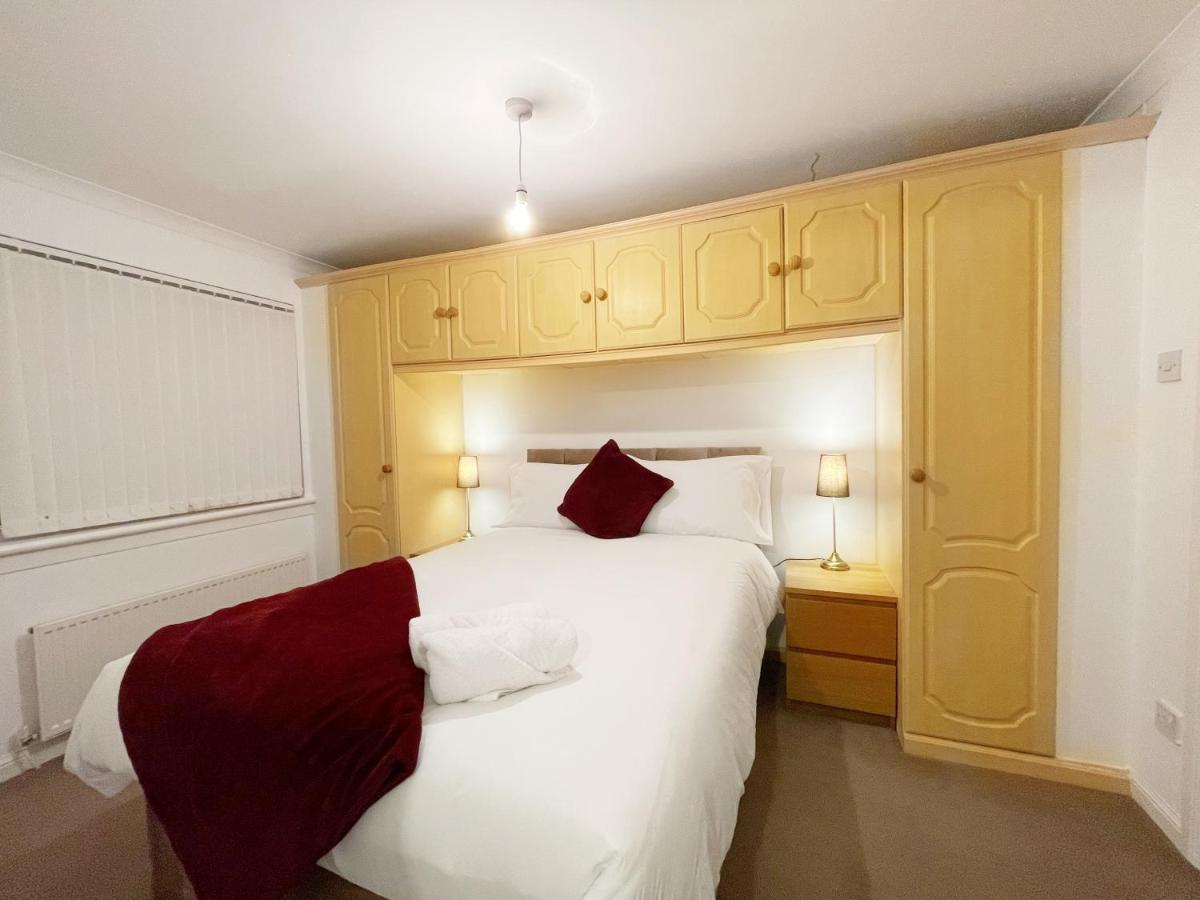 Villa Cozy Nights Svp Detached House Glasgow Esterno foto