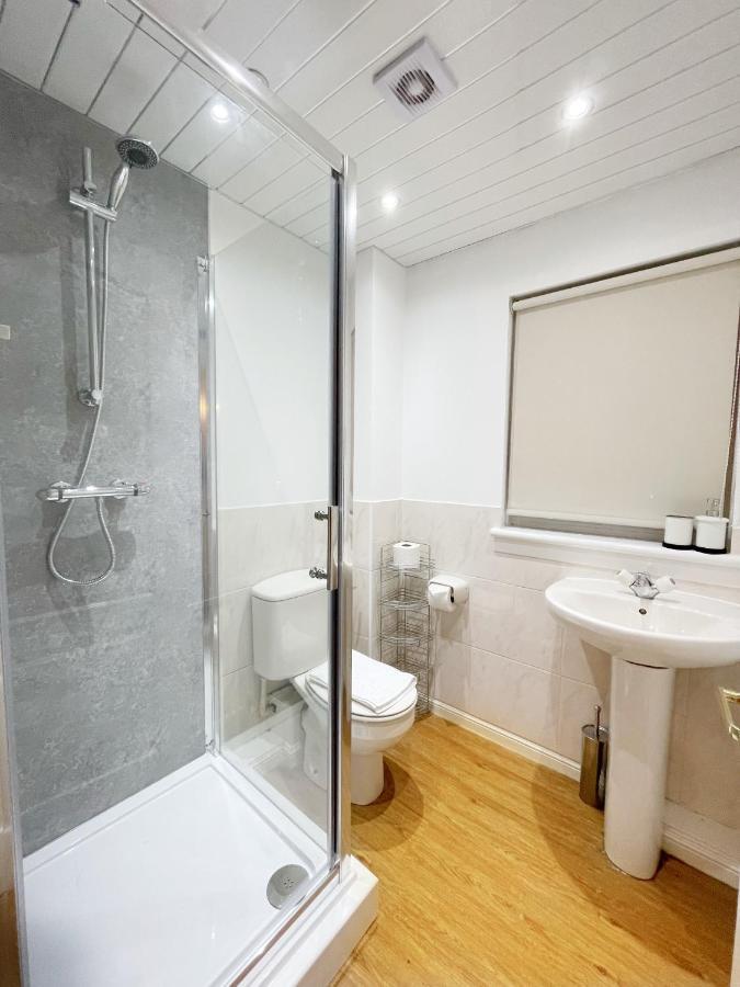 Villa Cozy Nights Svp Detached House Glasgow Esterno foto