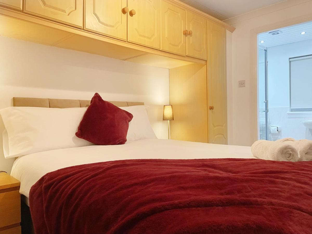 Villa Cozy Nights Svp Detached House Glasgow Esterno foto
